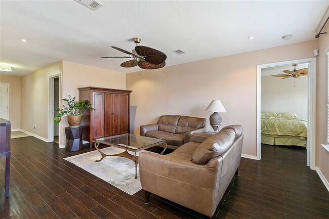 Building Photo - 7123 Sunrise Hill Ln