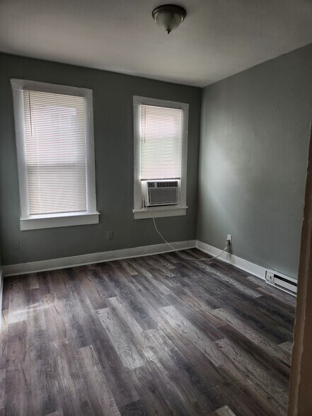 Building Photo - 1542 Dungee St