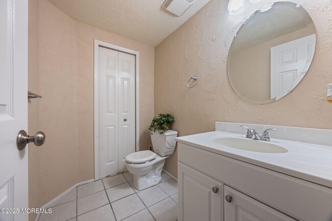 Building Photo - 335 Devon Pl