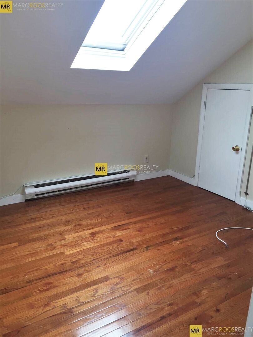 Building Photo - 140 Marginal St