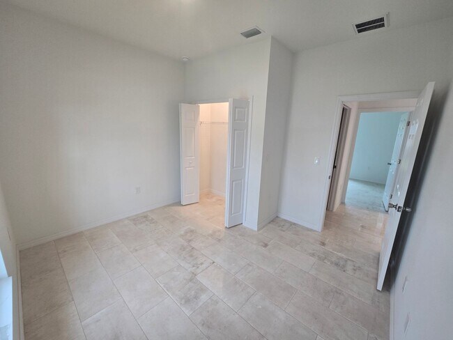 Building Photo - BRAND NEW CONSTRUCTION-3/2/1-MOVE IN READY