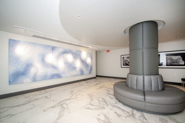 Building Photo - 8-12 Museum Way