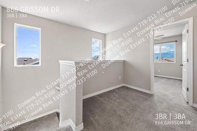 Building Photo - 866 Grissom Dr.