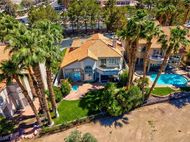 Building Photo - 8848 Rainbow Ridge Dr