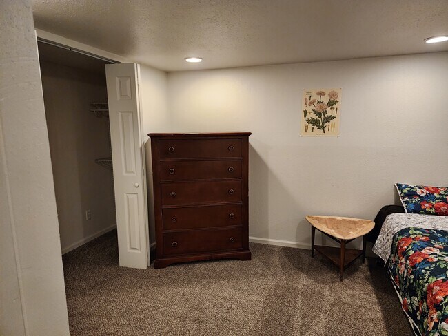 Building Photo - 920 Laurel St