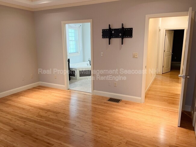 Building Photo - 37 French Cross Rd