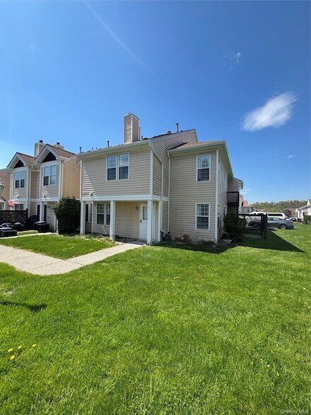 Building Photo - 2722 Whispering Hills Dr