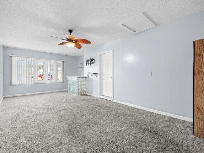 Building Photo - Beautiful 4 Bedroom Home with Bonus Room and Fenced Yard