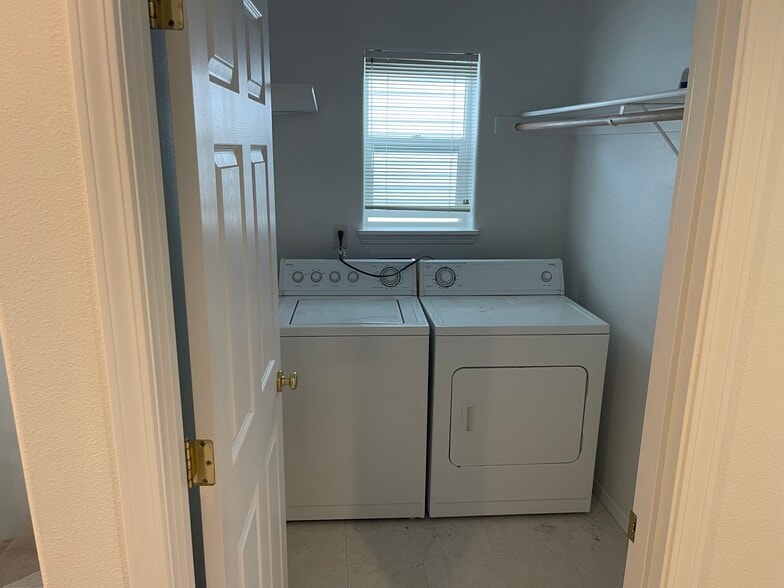 Building Photo - 16586 NW Desert Canyon Dr