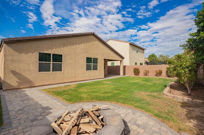 Building Photo - 1035 Carlsbad Dr