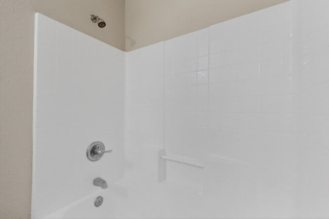 Building Photo - Charming 4-Bedroom Home on Quiet Cul-de-Sac | Move-In Ready | Deposit Alternative Available