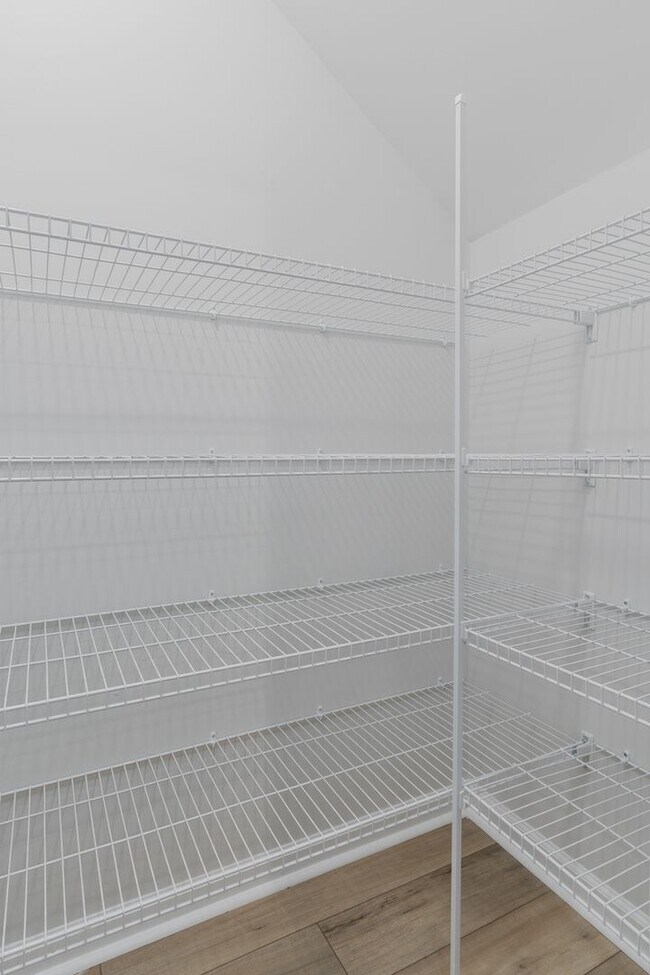 Building Photo - Modern 3-Bed, 2.5-Bath Townhome in Prime L...