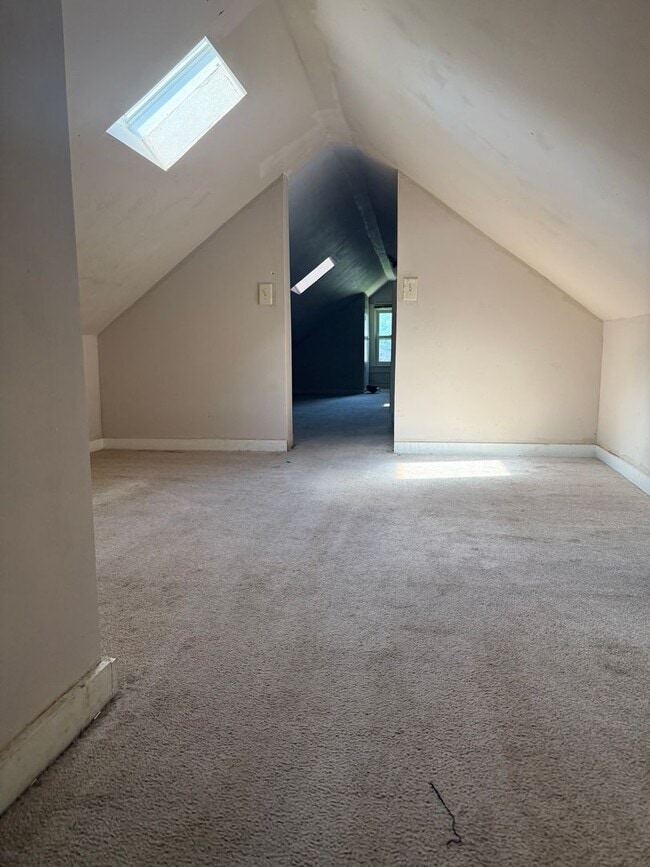 Building Photo - Unique Home in Downtown Middleton