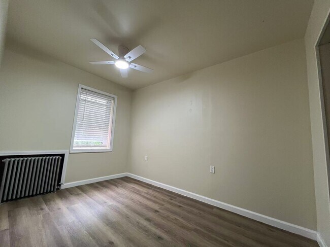 Building Photo - 39 S 13th St