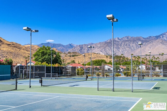 Building Photo - 4545 E 7 Lakes Dr