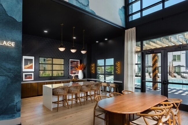 Building Photo - 2403 Mall Dr