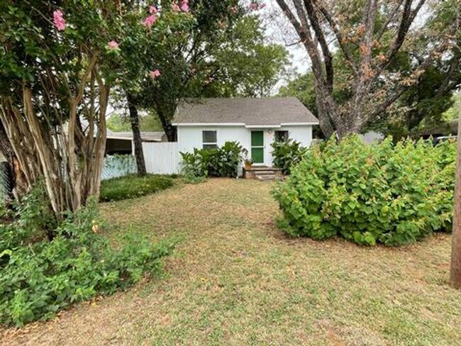 Primary Photo - River District Cottage