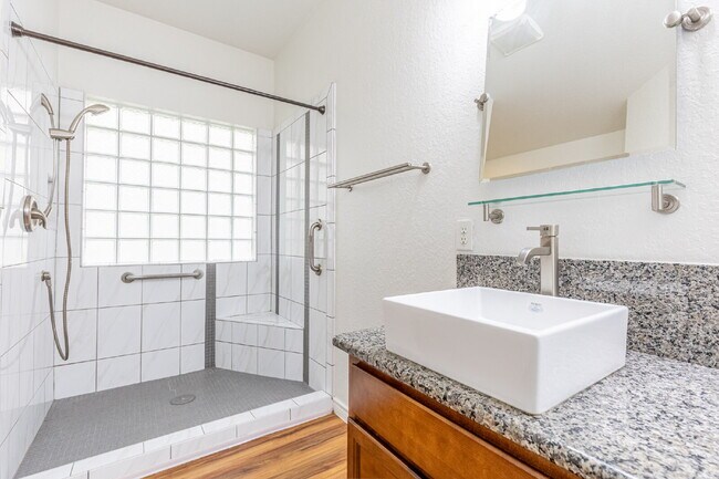 Building Photo - 7651 Mission Ledge