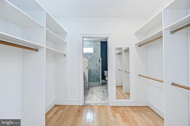 Building Photo - 512 Varnum St NW