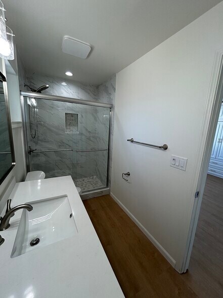 Building Photo - 822 Jackson St