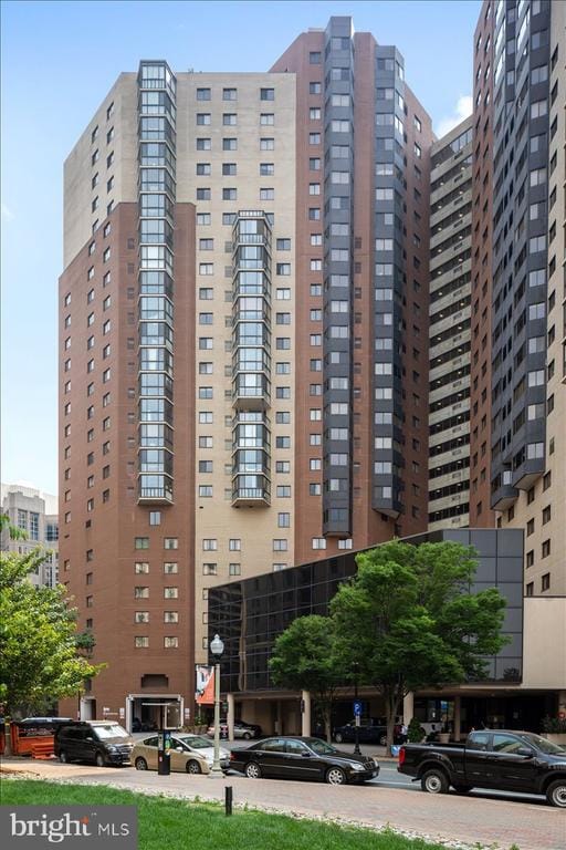 Building Photo - 900 N Stafford St