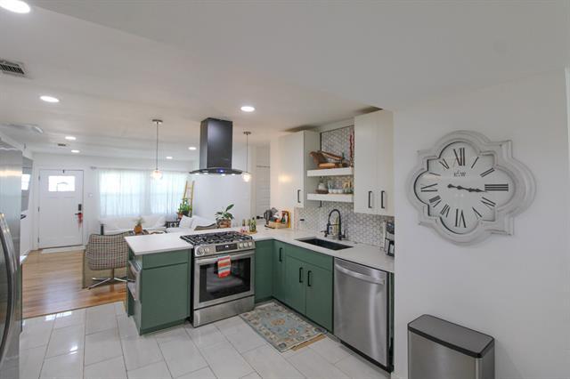 Building Photo - 3119 Eisenhower Dr