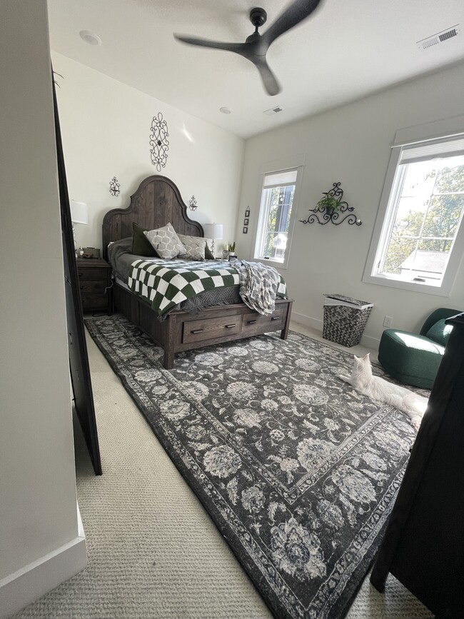 Master bedroom fits lots of big furniture - 2312 Island Home Ave