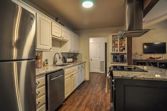 Building Photo - Beautiful 4 Bed 2.5 Bath in South Lubbock!
