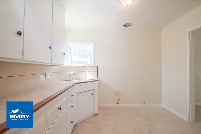 Building Photo - 11609 Lugo Park Ave