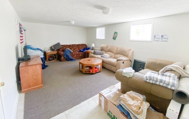 Building Photo - Italian Estates Property Management