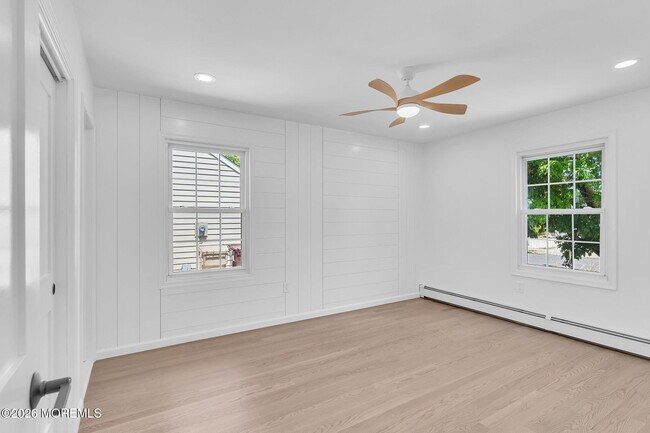 Building Photo - 90 Spinnaker Ct