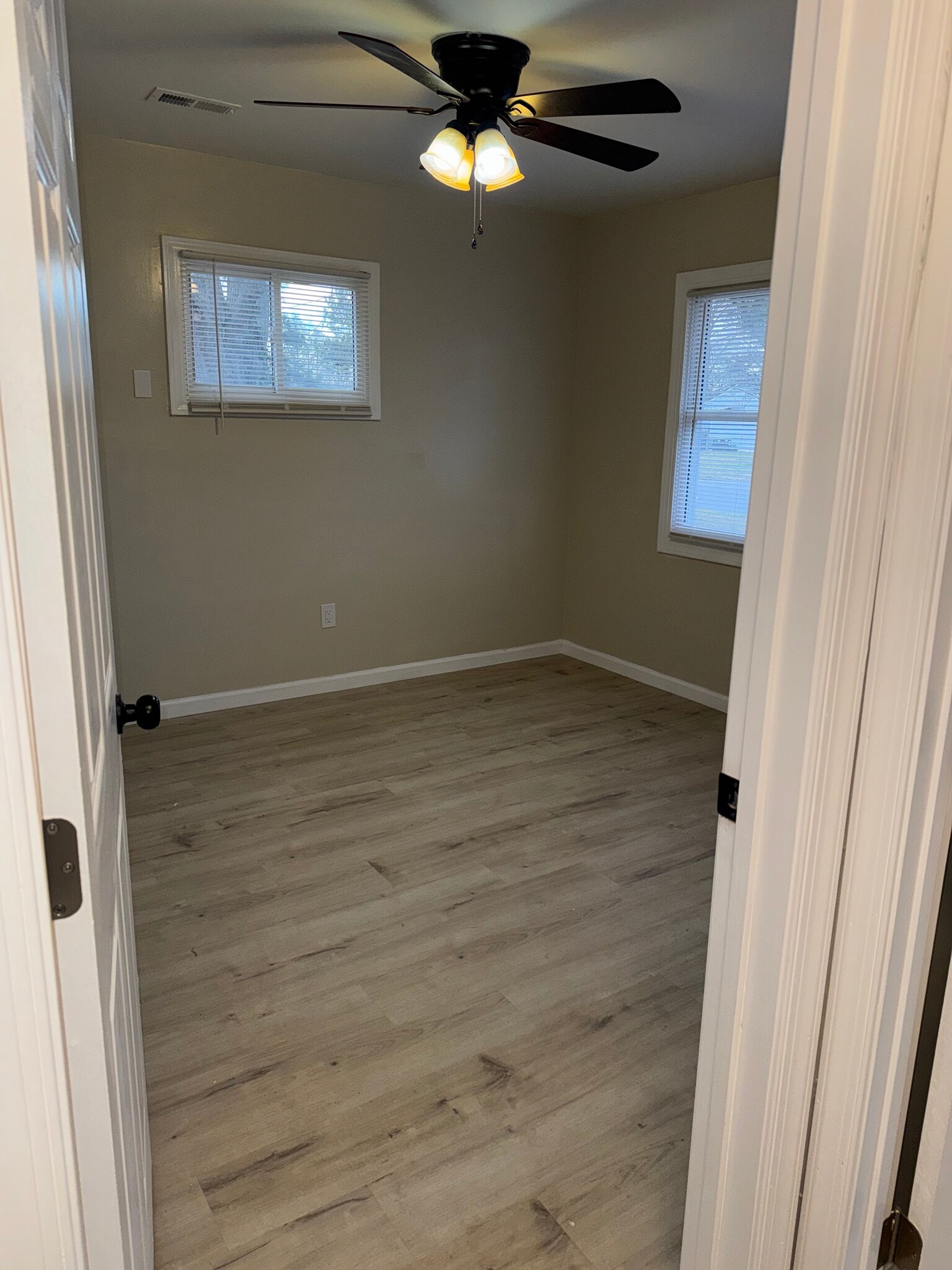 Building Photo - 901 Haledon Rd