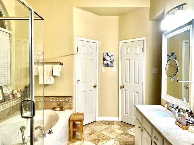 Building Photo - 704 Cottonwood Bend Dr