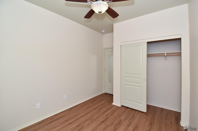 Building Photo - 2523 S 41st Ave