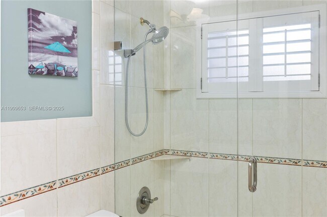 Building Photo - 418 SE 3rd Terrace