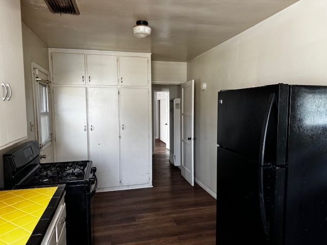 Building Photo - 9610 Rosecrans Ave