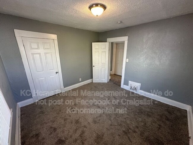 Building Photo - 2002 E 35th St