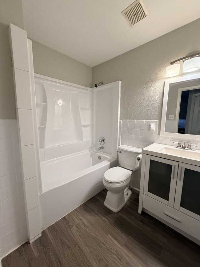 Building Photo - 10615 Golden Quail Dr