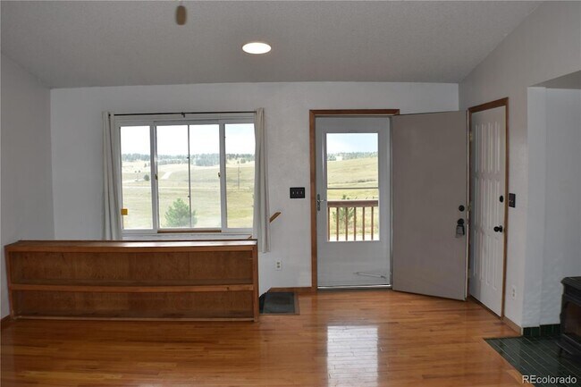 Building Photo - 1014 Elfin Glen Dr