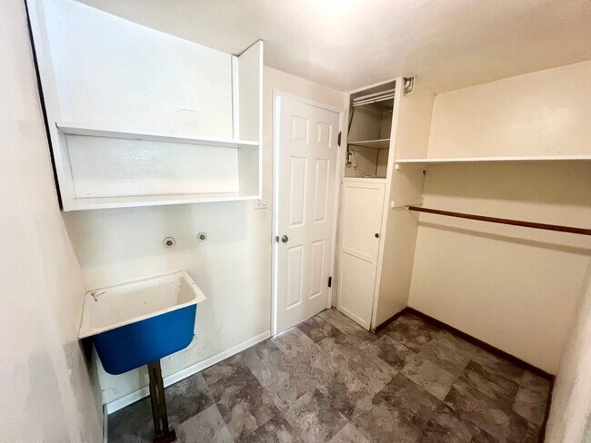 Building Photo - 1360-1364.5-13645 Pacific Beach Dr