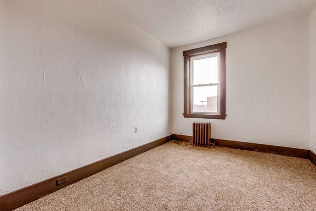 Building Photo - 466 Hays Ave