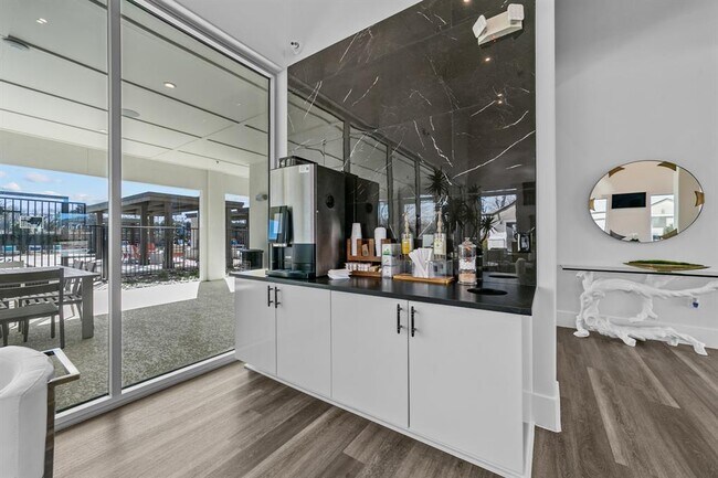 Building Photo - 920 Imperial Blvd