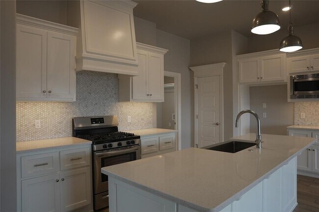 Building Photo - 5216 Bing Cir