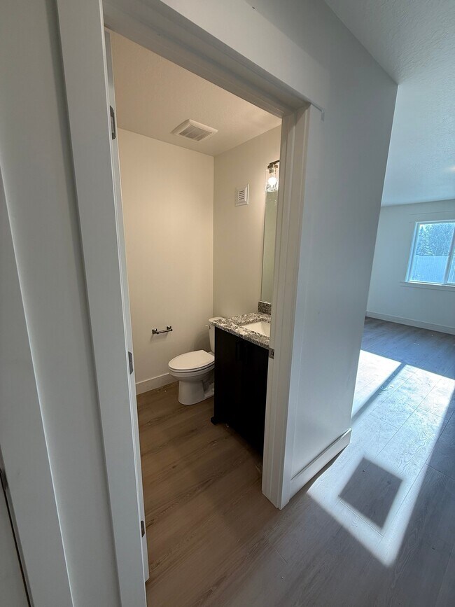 Building Photo - 2073 N 325 E