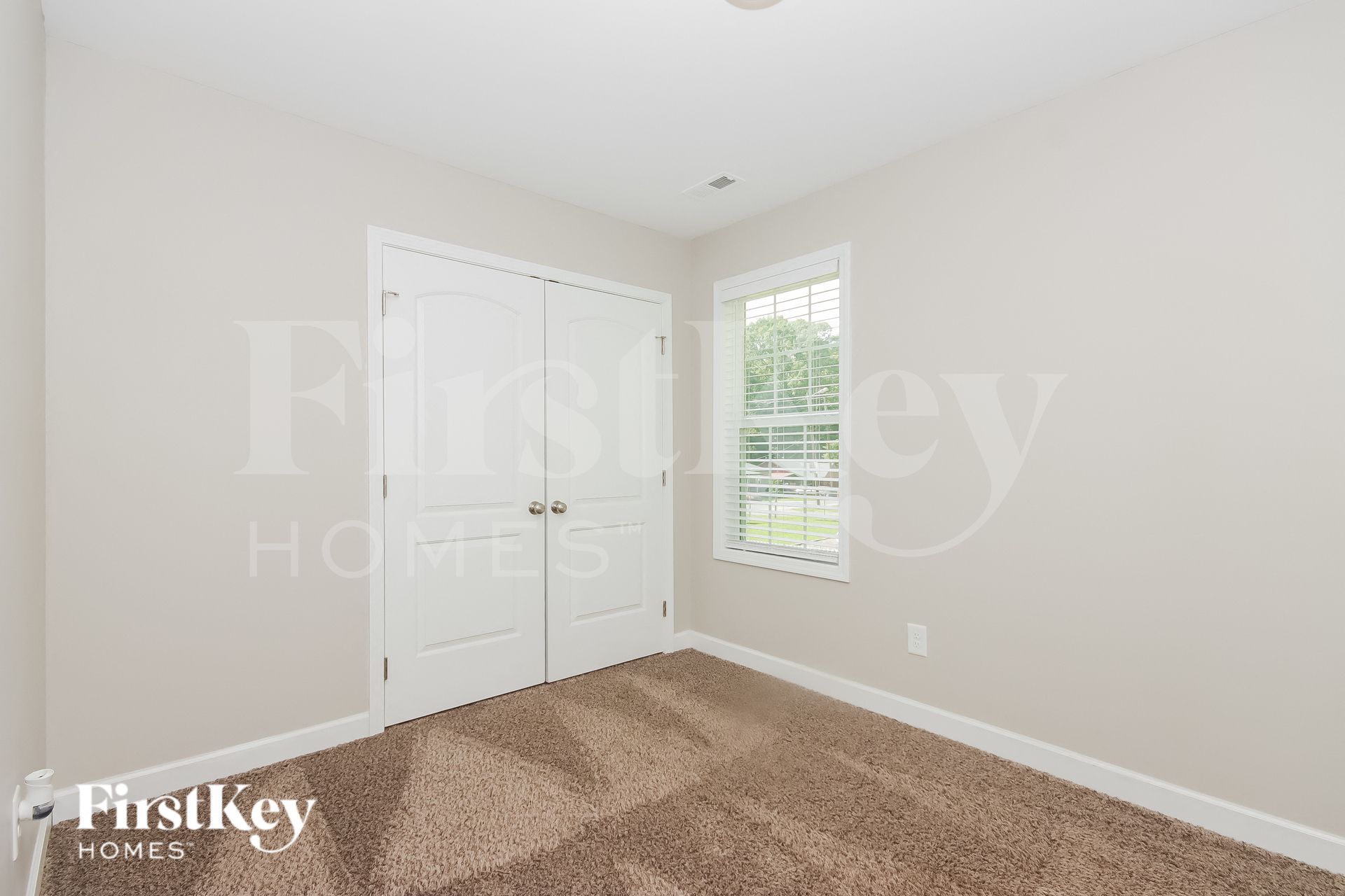 Building Photo - 625 Wilson St