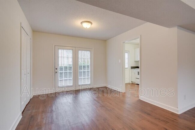 Building Photo - 2905 Arrowhead Dr