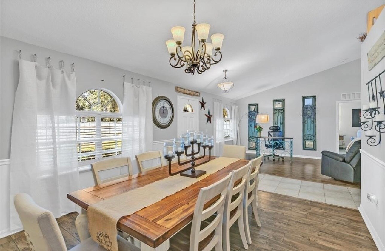 Building Photo - 920 Westcliffe Dr