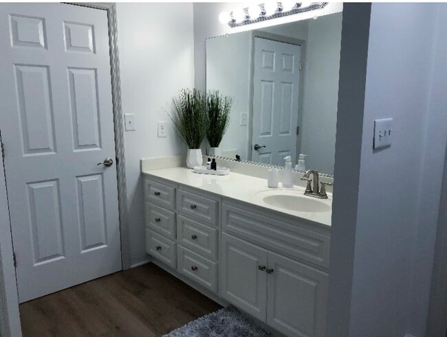 Building Photo - 1312 Colony Place Dr