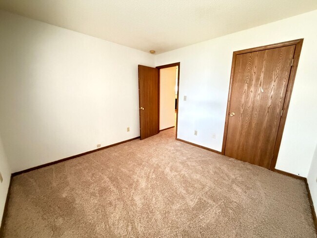 Building Photo - 4020 Crabtree Ct