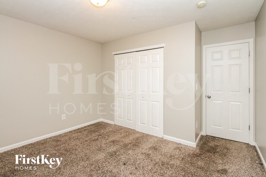 Building Photo - 7651 Lara Lee Dr